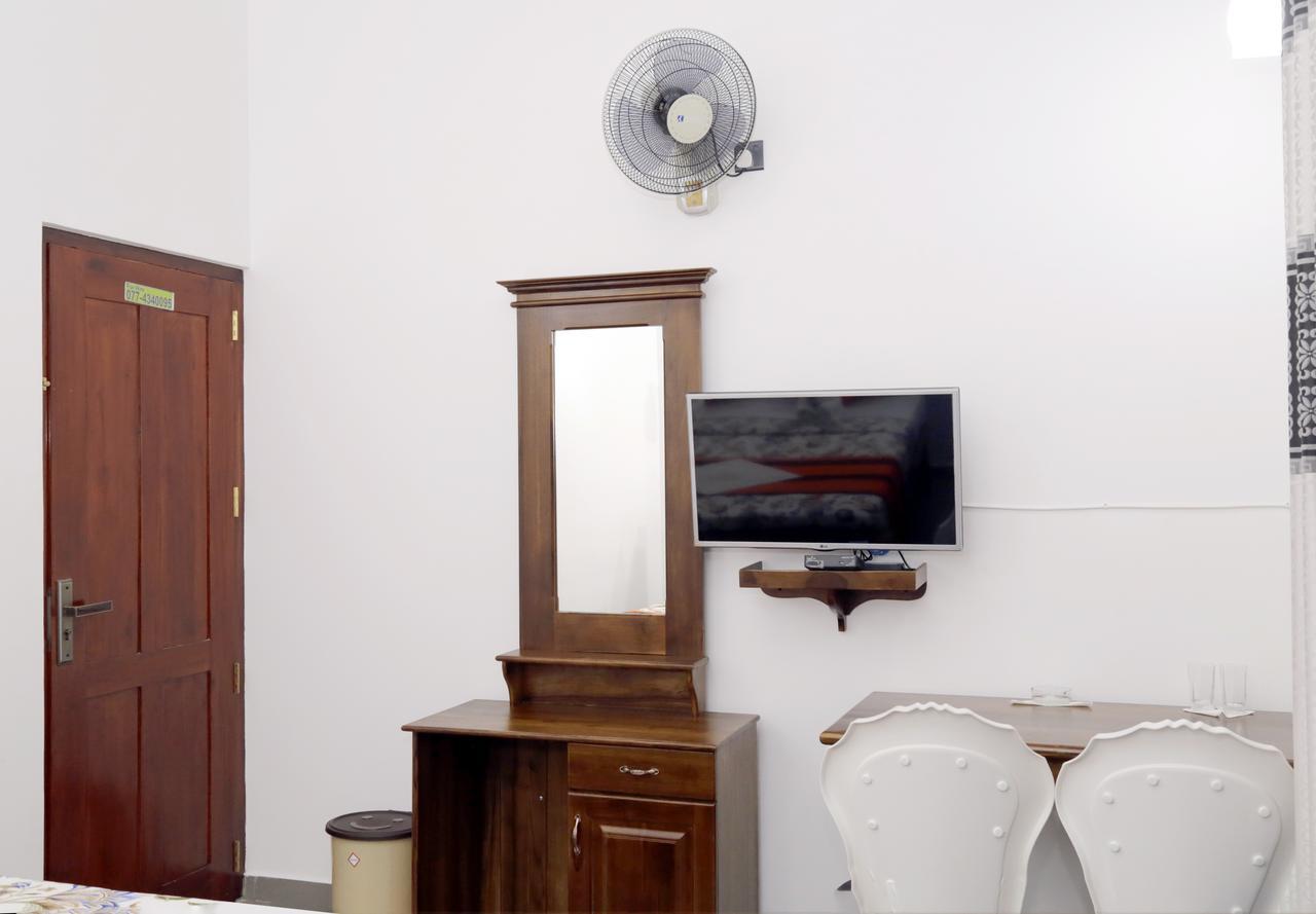 Ranmal Airport Transit Hotel Катунаяка Экстерьер фото