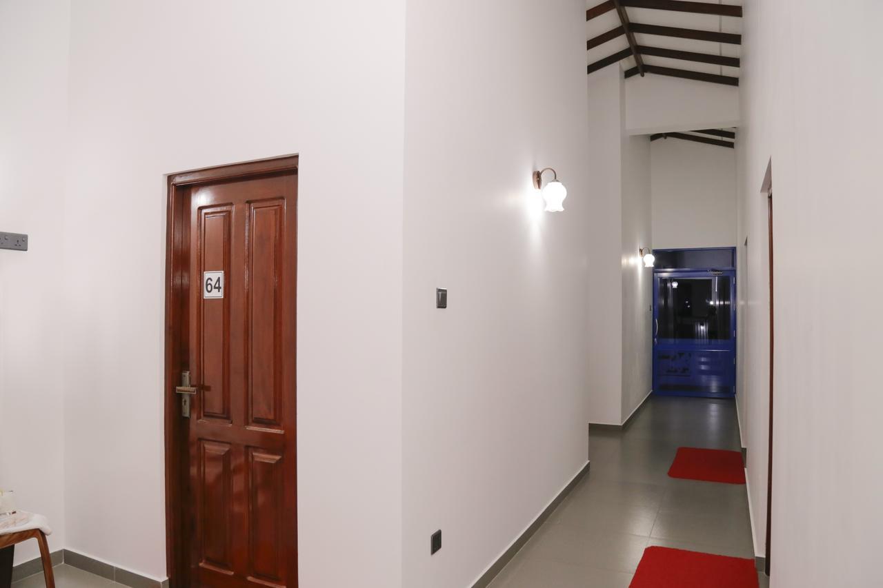 Ranmal Airport Transit Hotel Катунаяка Экстерьер фото