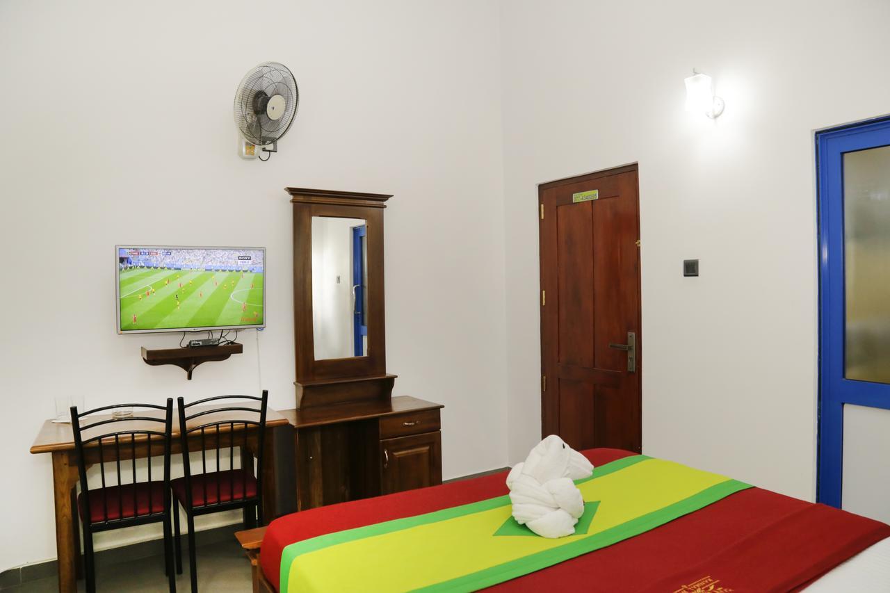 Ranmal Airport Transit Hotel Катунаяка Экстерьер фото